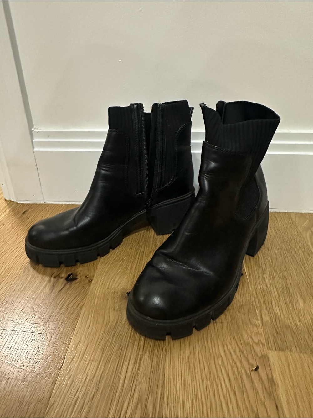Black Chunky Chelsea Boot